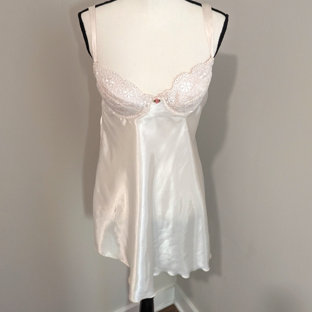 Giligian O'malley vintage white satin nightgown slip gown size L